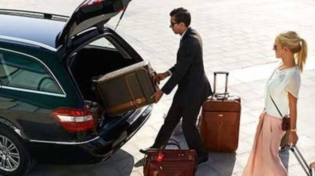 Private transfer from Reykjavik to Keflavik Airport with Blue Lagoon stop Product-1758197532-0.png