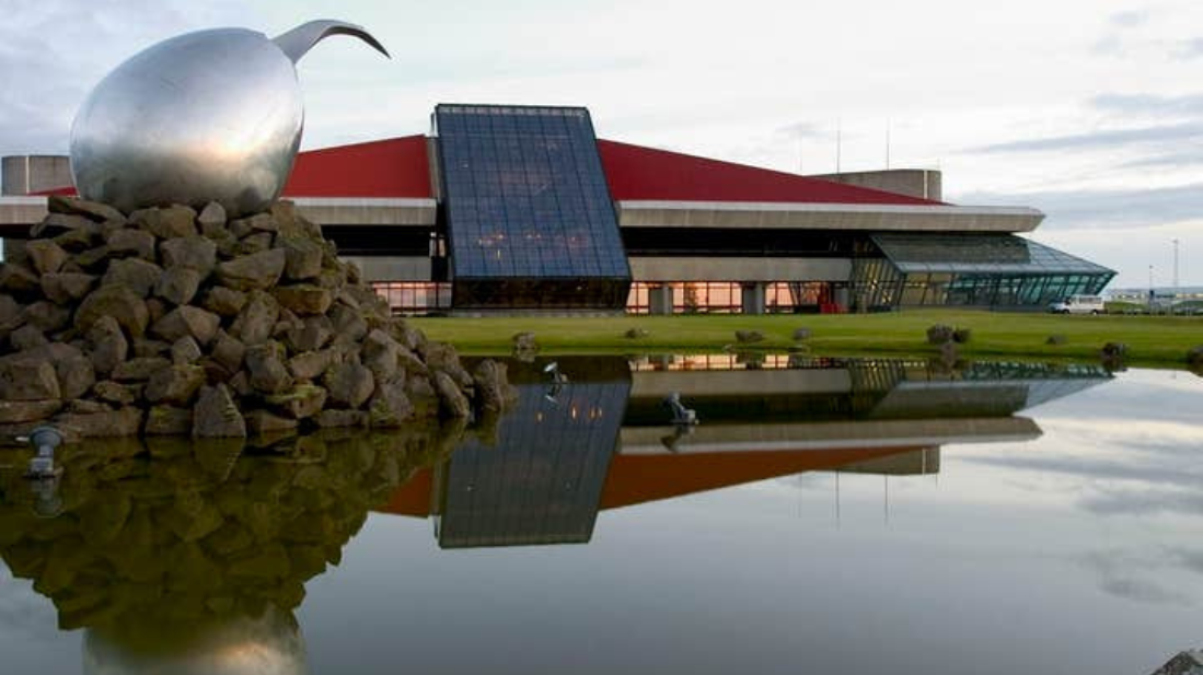 Private transfer from Reykjavik to Keflavik Airport with Blue Lagoon stop Product-1758197532-1.png