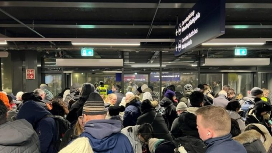 Private transfer from Reykjavik to Keflavik Airport with Blue Lagoon stop Product-1758197532-4.png