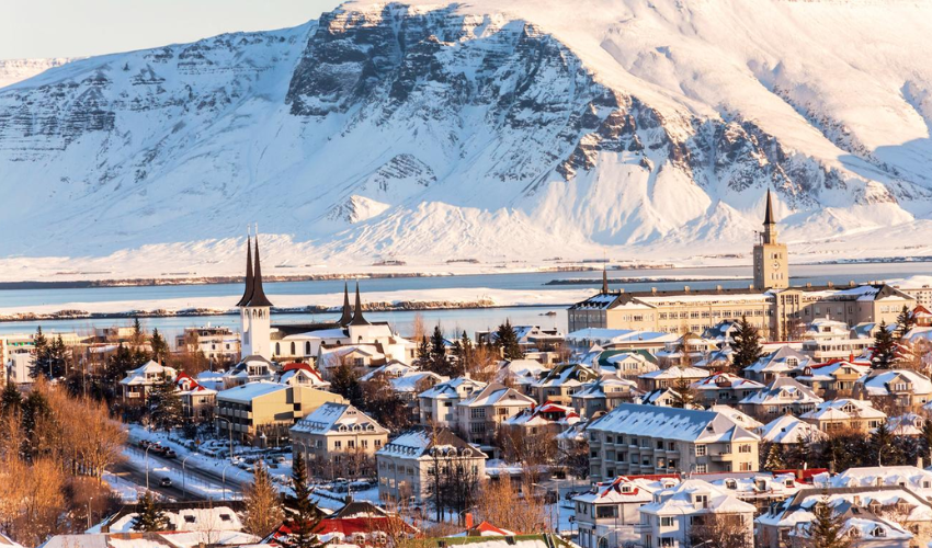 luxury private transfer from Keflavik Airport to Reykjavik Product-1758308466-1.png