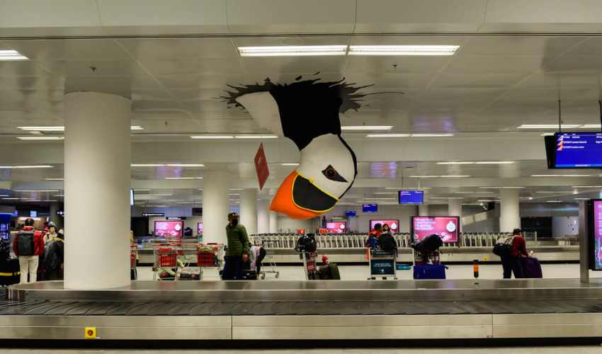 luxury private transfer from Keflavik Airport to Reykjavik Product-1758308466-2.png