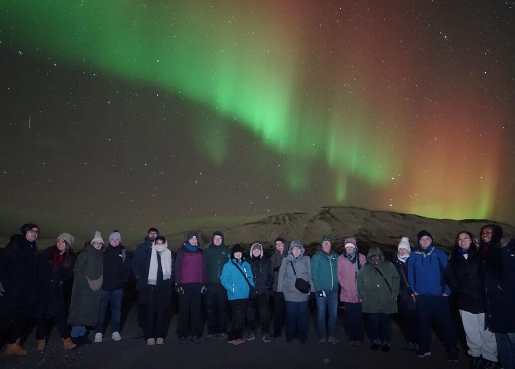 Northern Lights tour Iceland – travelers watching Aurora Borealis Product-1750314937-2.jpg