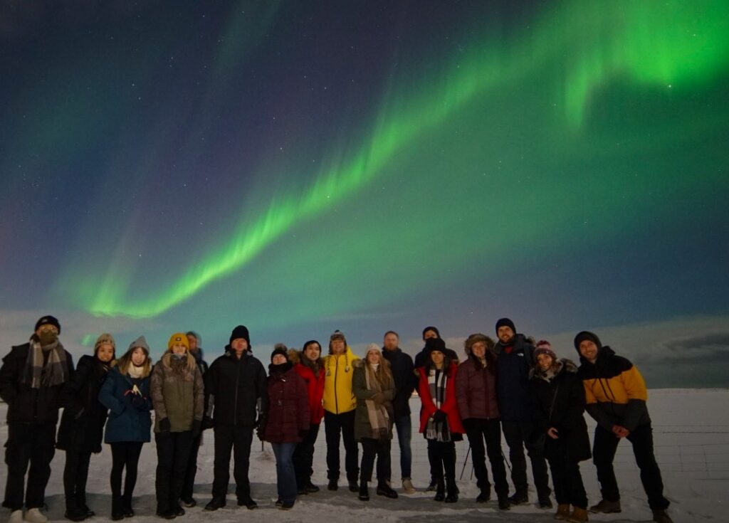 Northern Lights tour Iceland – travelers watching Aurora Borealis Product-1750314937-4.jpg