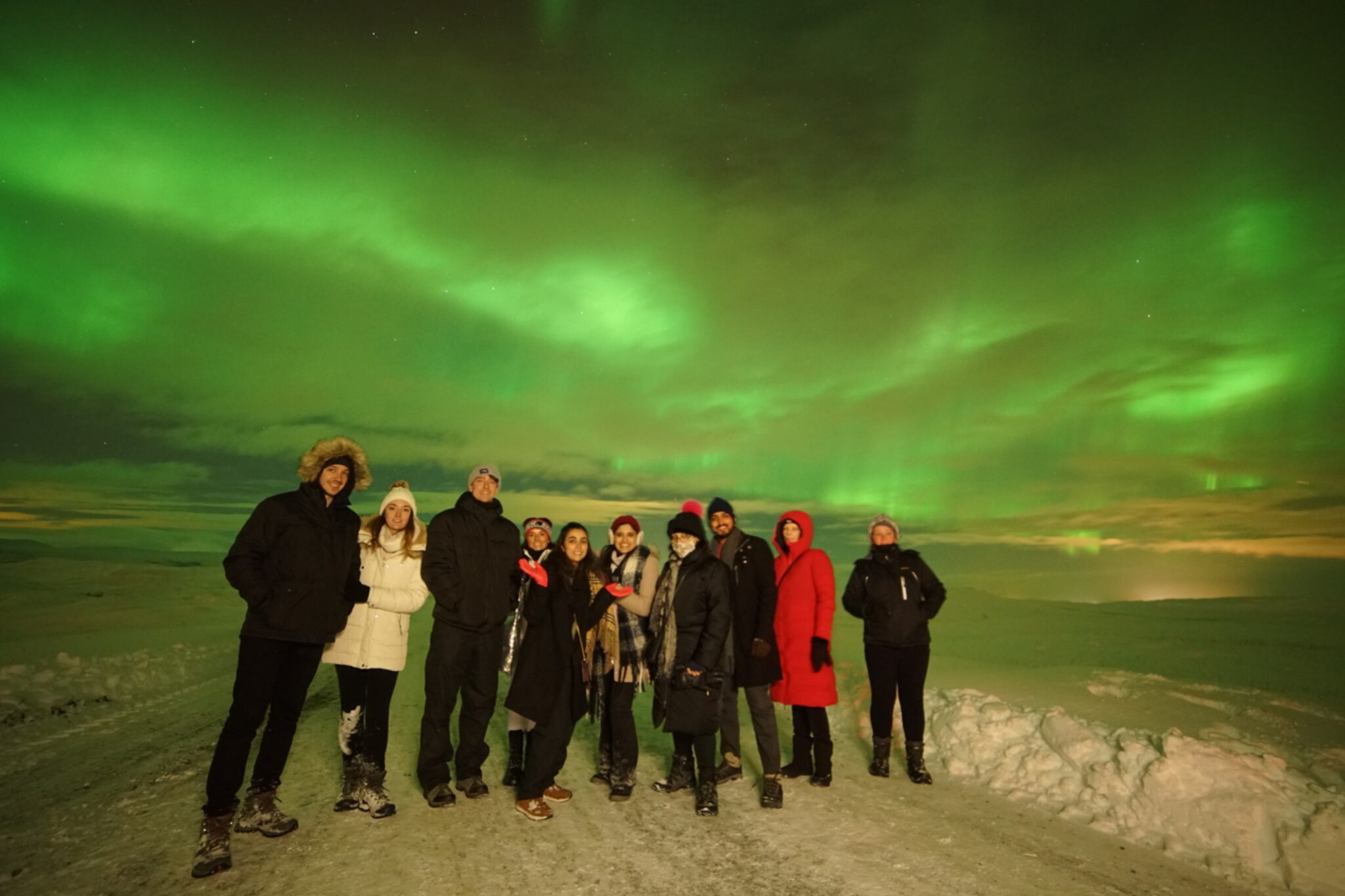 Northern Lights tour Iceland – travelers watching Aurora Borealis Product-1750314937-9.jpg