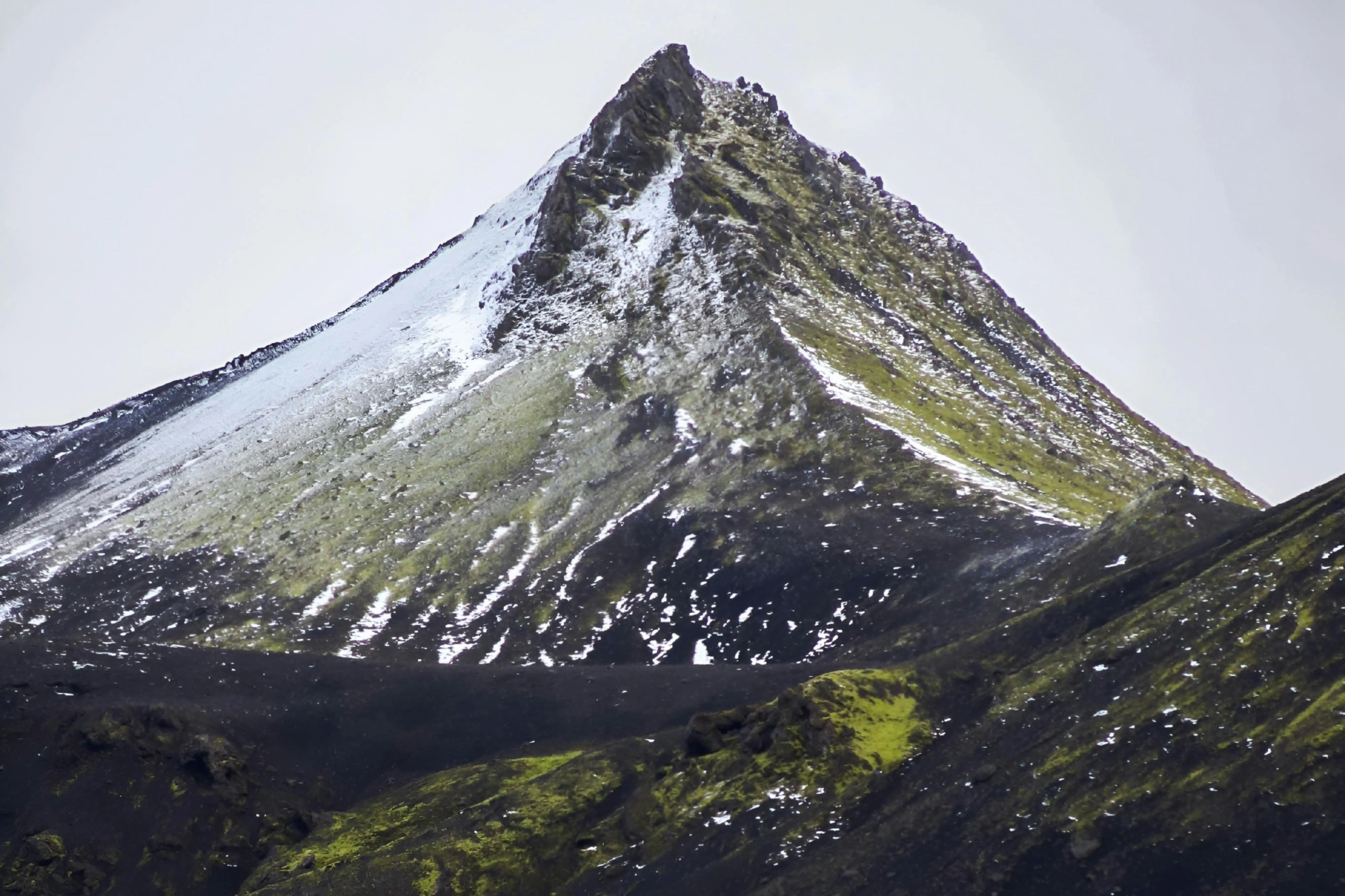 Striking volcanic mountain iceland, Premium Private Golden Circle & Secret Lagoon Tour